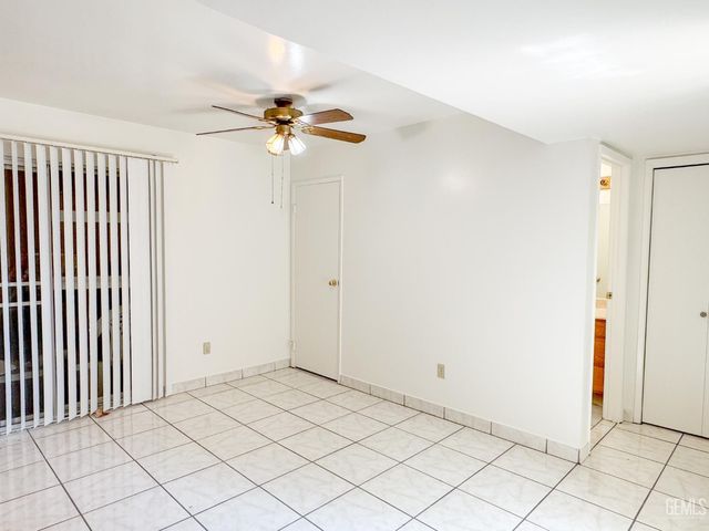 5001 Belle Terrace 6, Bakersfield, CA 93309
