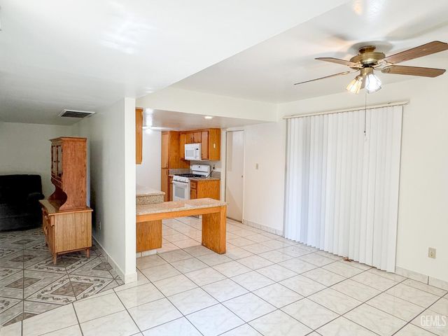 5001 Belle Terrace 6, Bakersfield, CA 93309