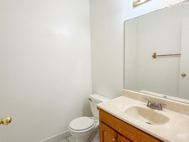 5001 Belle Terrace 6, Bakersfield, CA 93309