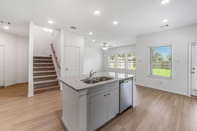 11928 Lakewood West Drive, Cypress, TX 77429