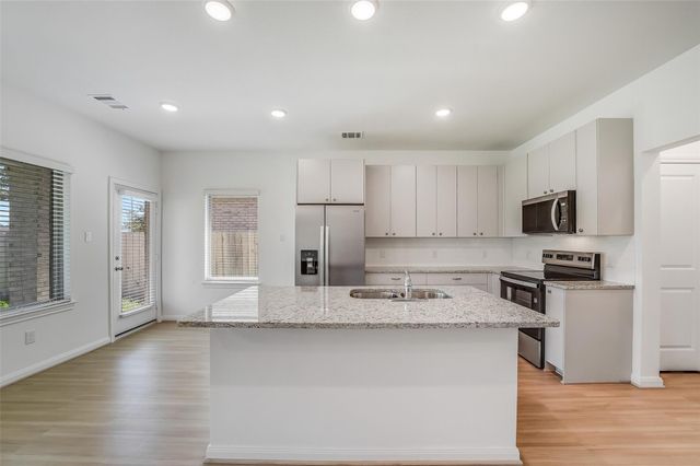 11928 Lakewood West Drive, Cypress, TX 77429