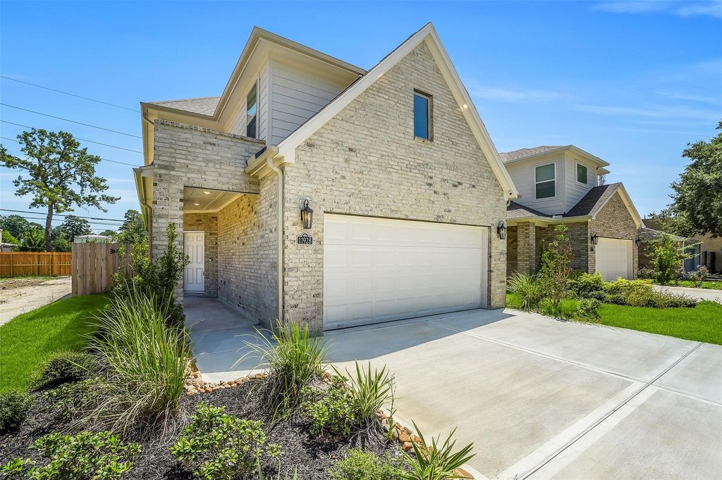11928 Lakewood West Drive, Cypress, TX 77429