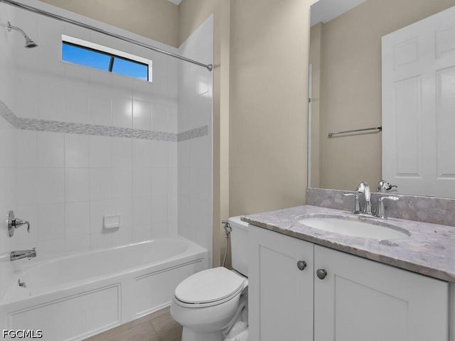 10093 Avalon Lake CIR, Fort Myers, FL 33913