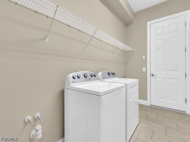 10093 Avalon Lake CIR, Fort Myers, FL 33913