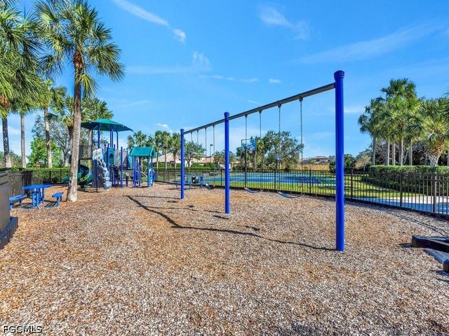 10093 Avalon Lake CIR, Fort Myers, FL 33913