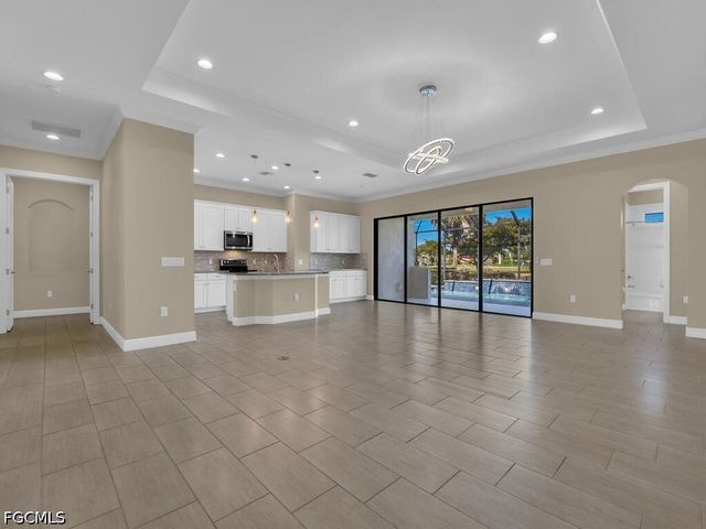 10093 Avalon Lake CIR, Fort Myers, FL 33913