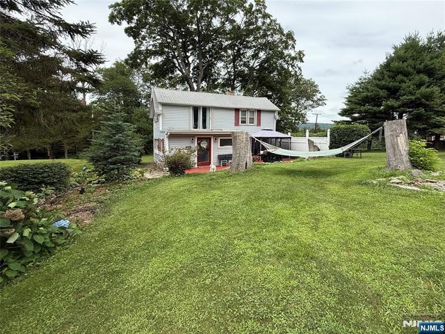 646 Morsetown Road, West Milford, NJ 07480