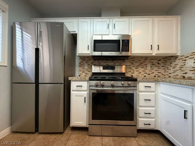 8665 Prairie Hill Drive, Las Vegas, NV 89134