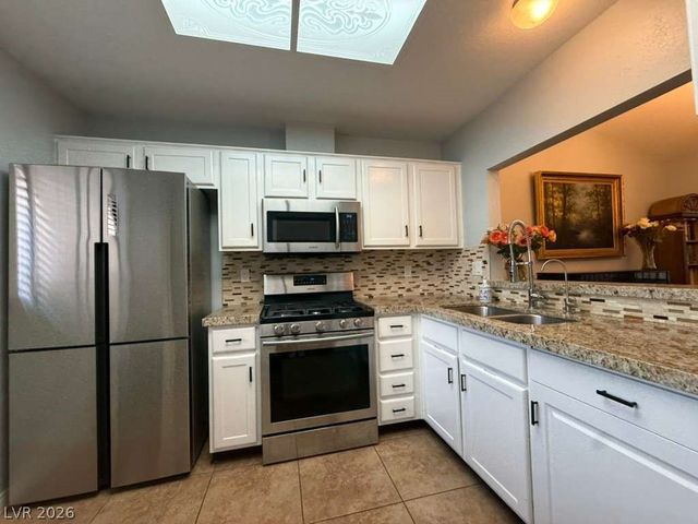 8665 Prairie Hill Drive, Las Vegas, NV 89134