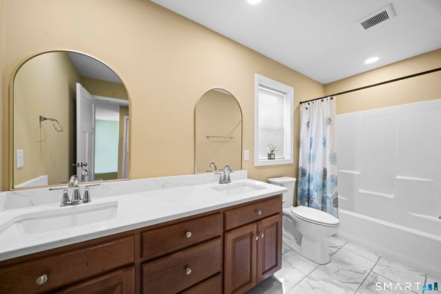 15 Third Street, Windsor Locks, CT 06096