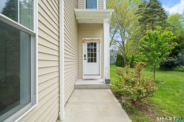 15 Third Street, Windsor Locks, CT 06096