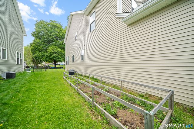 15 Third Street, Windsor Locks, CT 06096