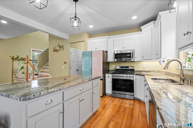 15 Third Street, Windsor Locks, CT 06096