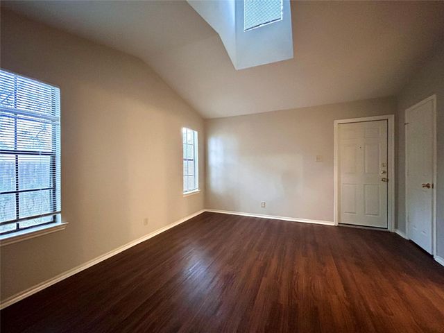 9304 Kempler DR A, Austin, TX 78748