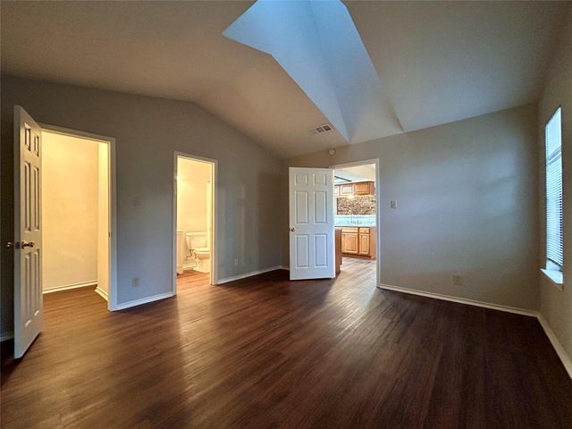 9304 Kempler DR A, Austin, TX 78748