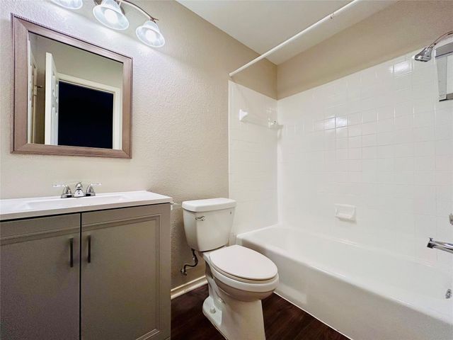 9304 Kempler DR A, Austin, TX 78748