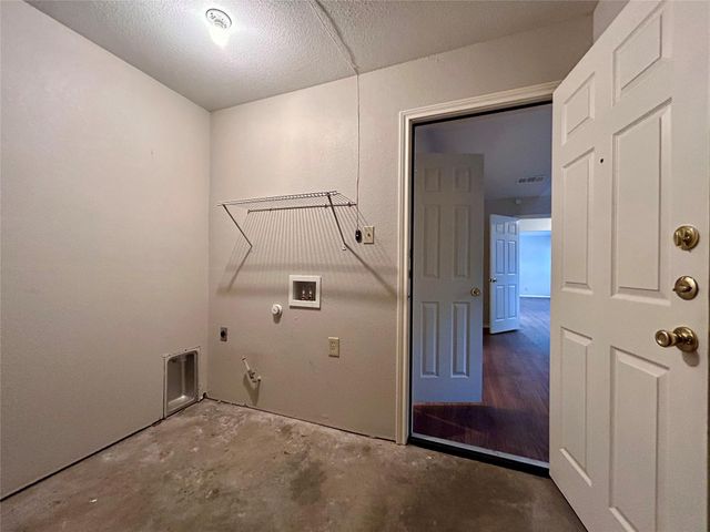 9304 Kempler DR A, Austin, TX 78748