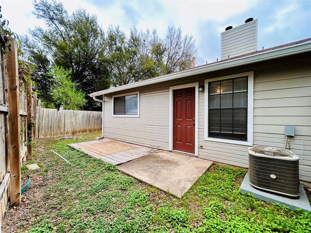 9304 Kempler DR A, Austin, TX 78748