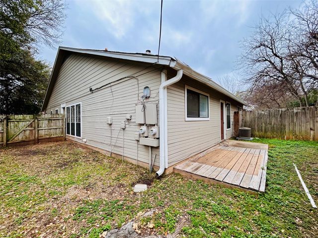 9304 Kempler DR A, Austin, TX 78748