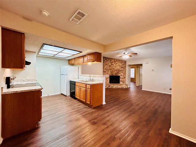 9304 Kempler DR A, Austin, TX 78748