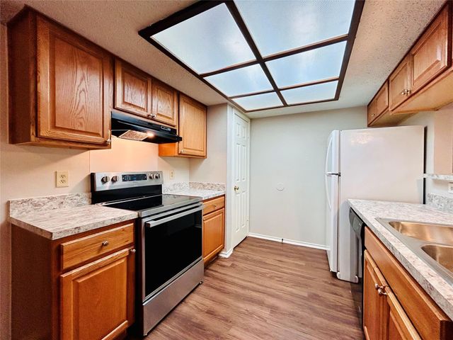 9304 Kempler DR A, Austin, TX 78748