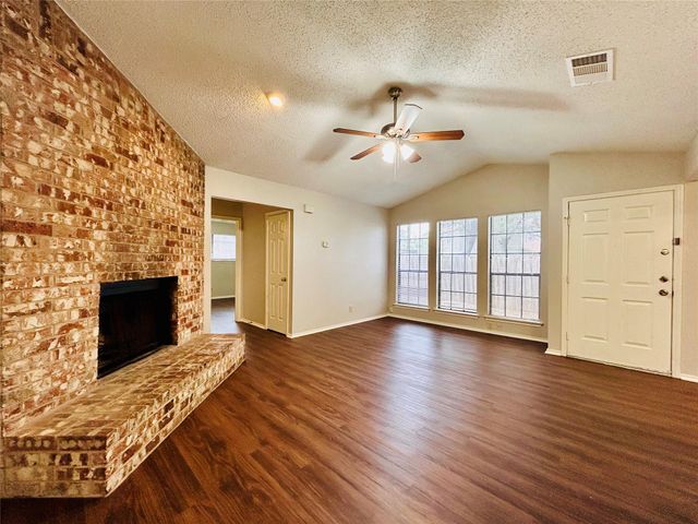 9304 Kempler DR A, Austin, TX 78748