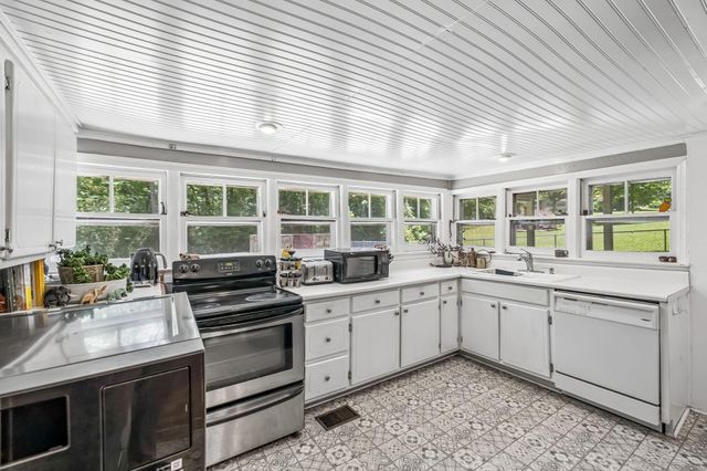1809 Dry Valley Road, Rossville, GA 30741