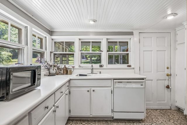 1809 Dry Valley Road, Rossville, GA 30741