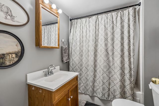 1809 Dry Valley Road, Rossville, GA 30741