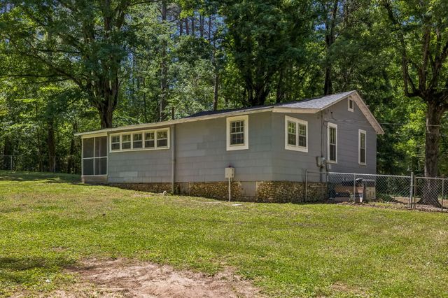 1809 Dry Valley Road, Rossville, GA 30741