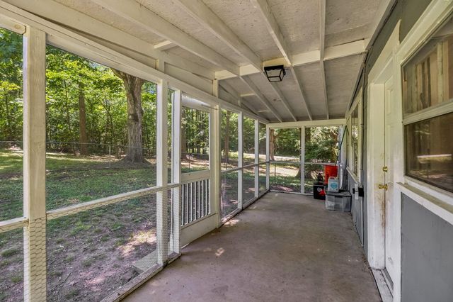1809 Dry Valley Road, Rossville, GA 30741