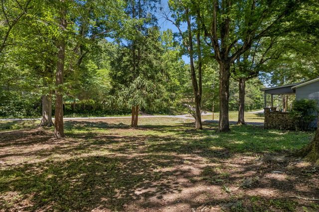 1809 Dry Valley Road, Rossville, GA 30741