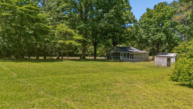 1809 Dry Valley Road, Rossville, GA 30741