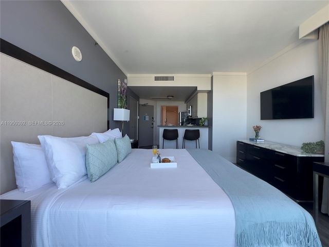 2889 Mcfarlane Rd 1812, Miami, FL 33133