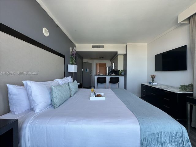 2889 Mcfarlane Rd 1812, Miami, FL 33133