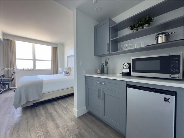 2889 Mcfarlane Rd 1812, Miami, FL 33133