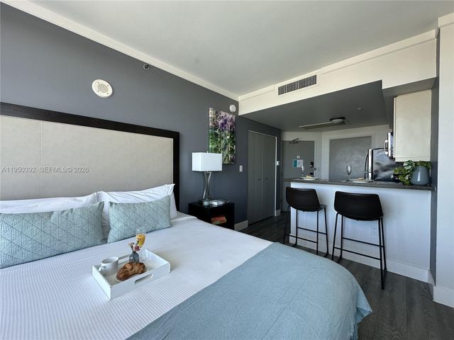 2889 Mcfarlane Rd 1812, Miami, FL 33133