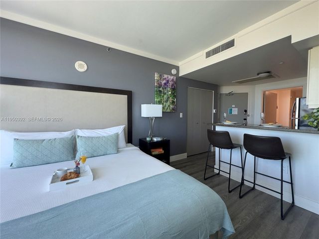 2889 Mcfarlane Rd 1812, Miami, FL 33133