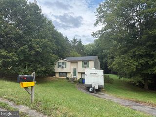 92 VEGAS DR, Hanover, PA 17331