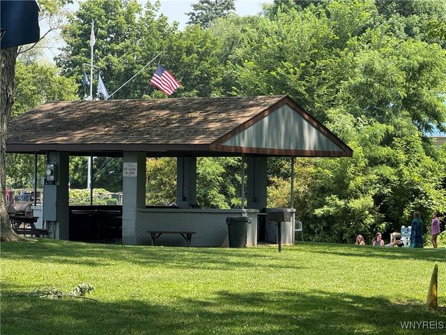 3555 Wallace Drive, Grand Island, NY 14072