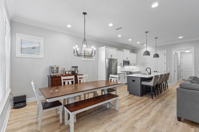 151 Raiders Trail, Valparaiso, FL 32580