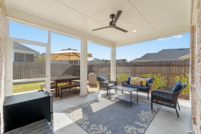 151 Raiders Trail, Valparaiso, FL 32580