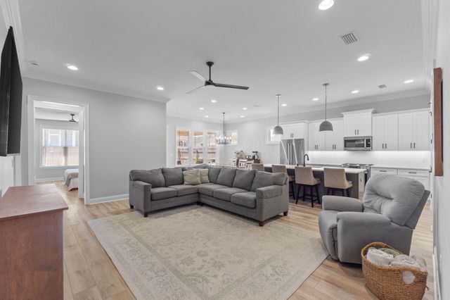 151 Raiders Trail, Valparaiso, FL 32580