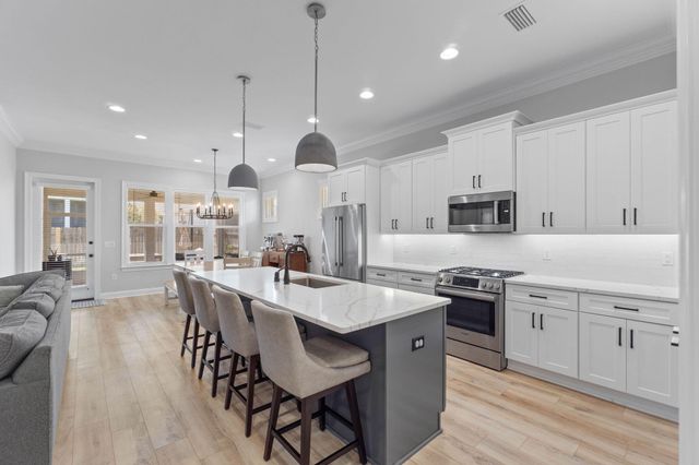 151 Raiders Trail, Valparaiso, FL 32580