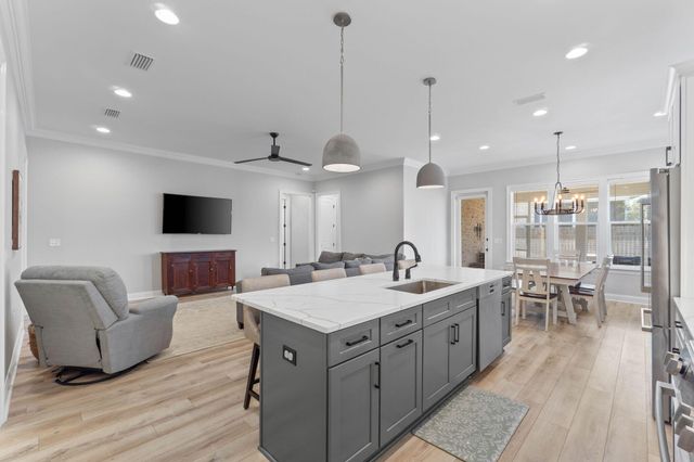 151 Raiders Trail, Valparaiso, FL 32580