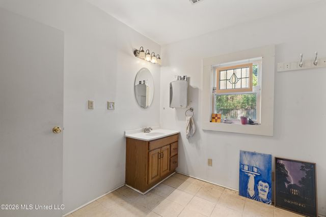 1205 Adeline Street, Hattiesburg, MS 39401
