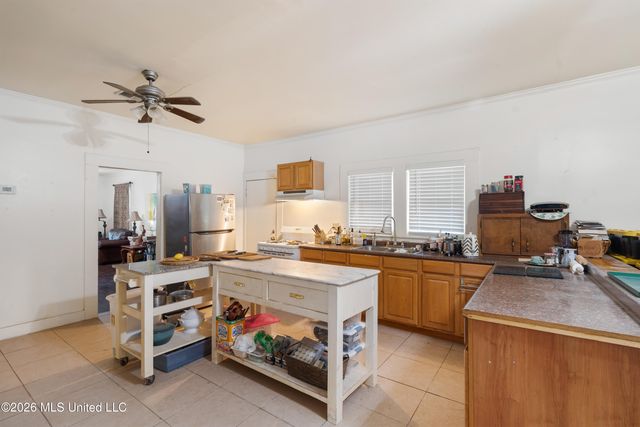 1205 Adeline Street, Hattiesburg, MS 39401
