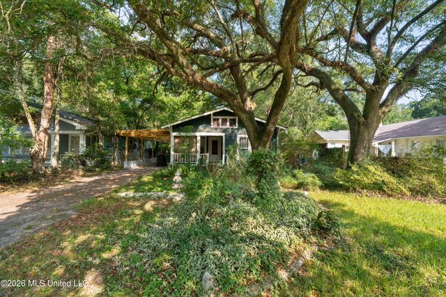 1205 Adeline Street, Hattiesburg, MS 39401