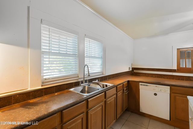1205 Adeline Street, Hattiesburg, MS 39401