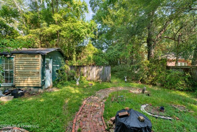 1205 Adeline Street, Hattiesburg, MS 39401